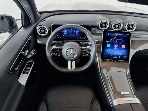 Used 2026 Mercedes-Benz GLC 300 4MATIC image 19