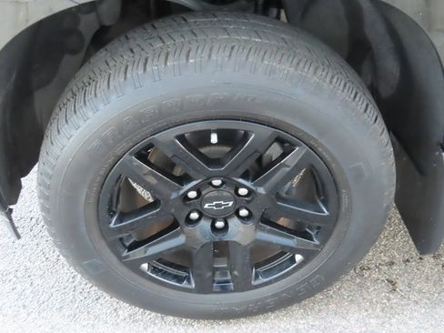 Used 2023 Chevrolet Silverado 1500 Custom image 16