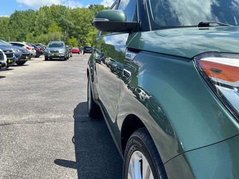 Used 2014 Kia Soul + w/ Audio Package FWD image 12