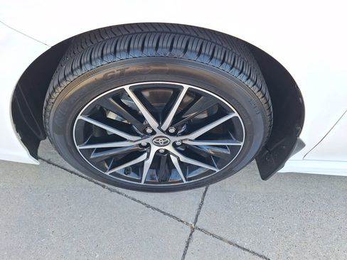 Used 2024 Toyota Camry SE FWD image 11