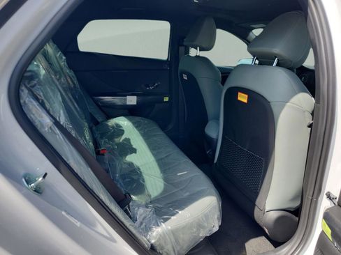 New 2026 Hyundai Elantra Limited FWD image 17