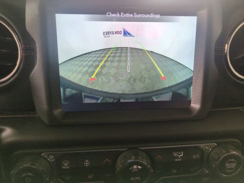 Used 2021 Jeep Wrangler Unlimited Sahara image 23