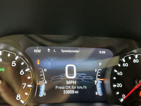 Used 2025 Jeep Compass Trailhawk w/ Trailer Tow Group AWD/4WD image 16
