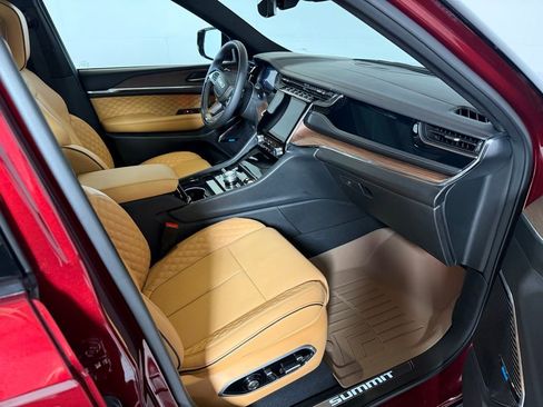 Certified 2025 Jeep Grand Cherokee Summit w/ Luxury Tech Group V image 16