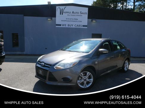 Used 2014 Ford Focus SE FWD image 1