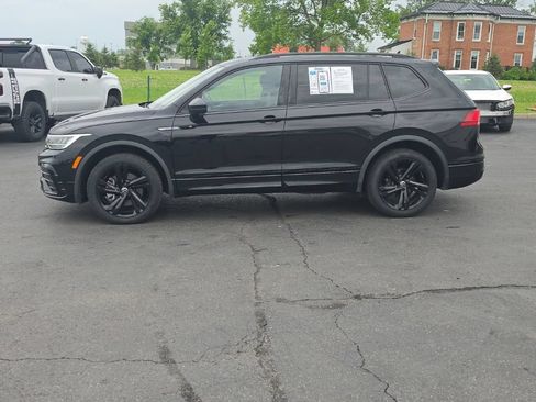 Used 2023 Volkswagen Tiguan SE R-Line AWD/4WD image 4