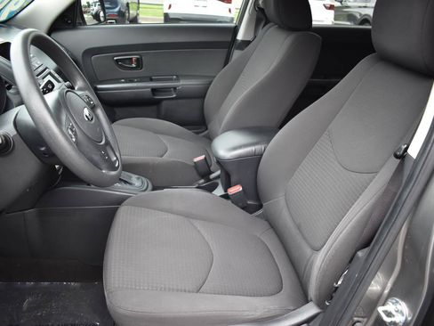 Used 2013 Kia Soul FWD image 22