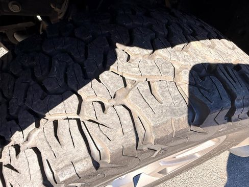 Used 2005 Chevrolet Tahoe Z71 w/ Preferred Equipment Group image 19