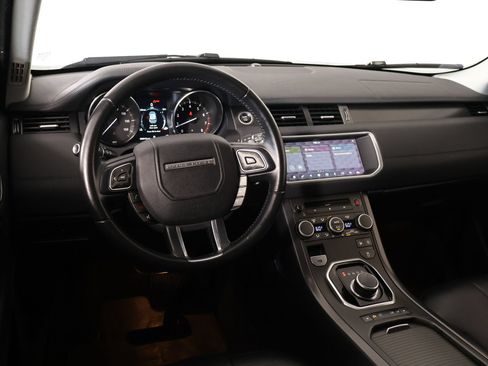 Used 2019 Land Rover Range Rover Evoque SE AWD/4WD image 2