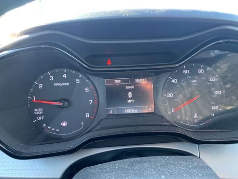 Used 2024 Chevrolet Trax LS w/ LS Convenience Package image 9