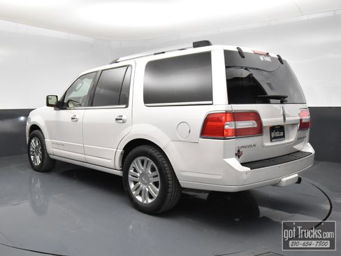 Used 2014 Lincoln Navigator 2WD image 4