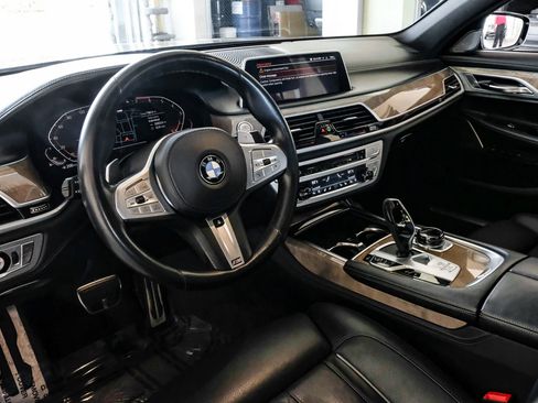 Used 2020 BMW 750i xDrive w/ Executive Package image 2