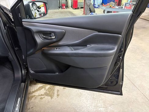 Used 2019 Nissan Murano SL image 16
