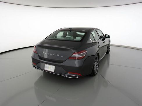 Used 2025 Genesis G70 2.5T image 9