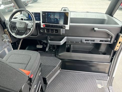Used 2024 Chevrolet Brightdrop 600 w/ Battery Pack, Max Range AWD/4WD image 38
