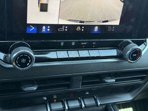 Used 2024 Chevrolet Colorado Trail Boss w/ Technology Package image 5