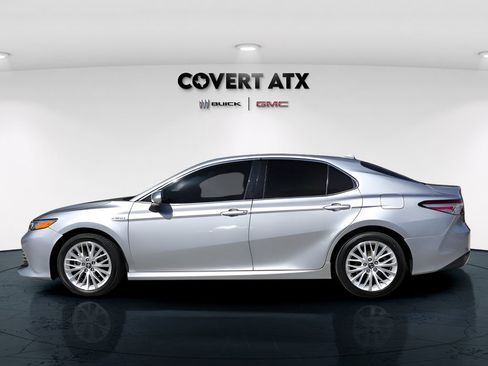Used 2020 Toyota Camry XLE w/ Driver Assist Package FWD image 5