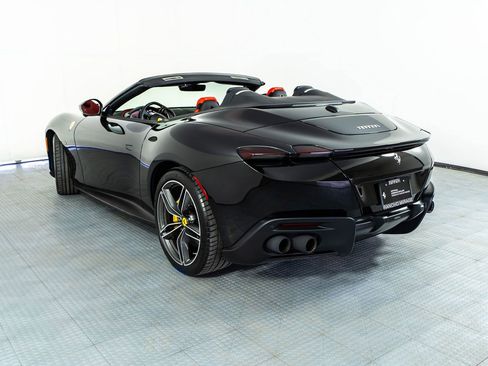 Certified 2025 Ferrari Roma Spider RWD image 2
