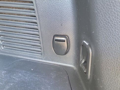 Certified 2017 Nissan Rogue SV image 11