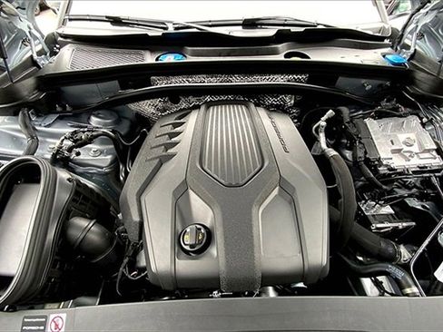 New 2025 Porsche Macan image 39