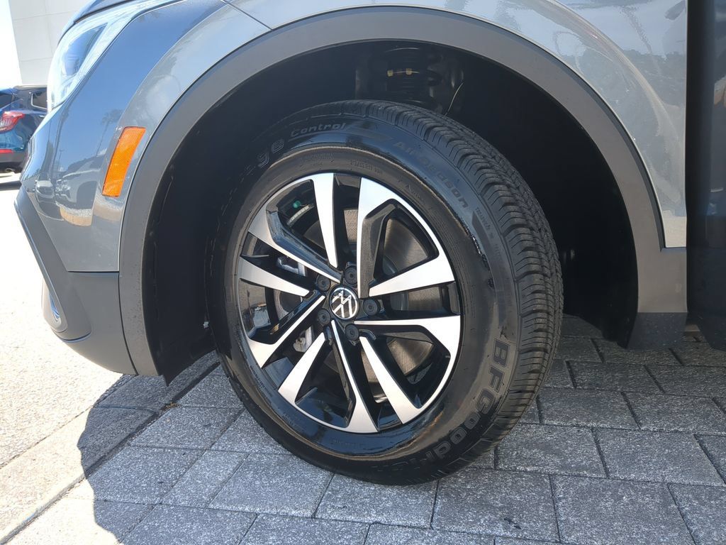 Certified 2023 Volkswagen Tiguan S FWD image 31