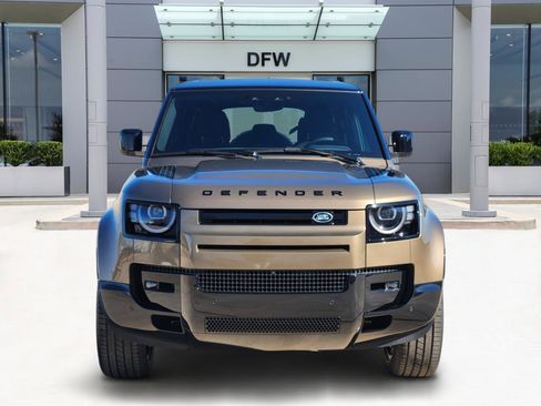 New 2026 Land Rover Defender 110 X-Dynamic SE image 2