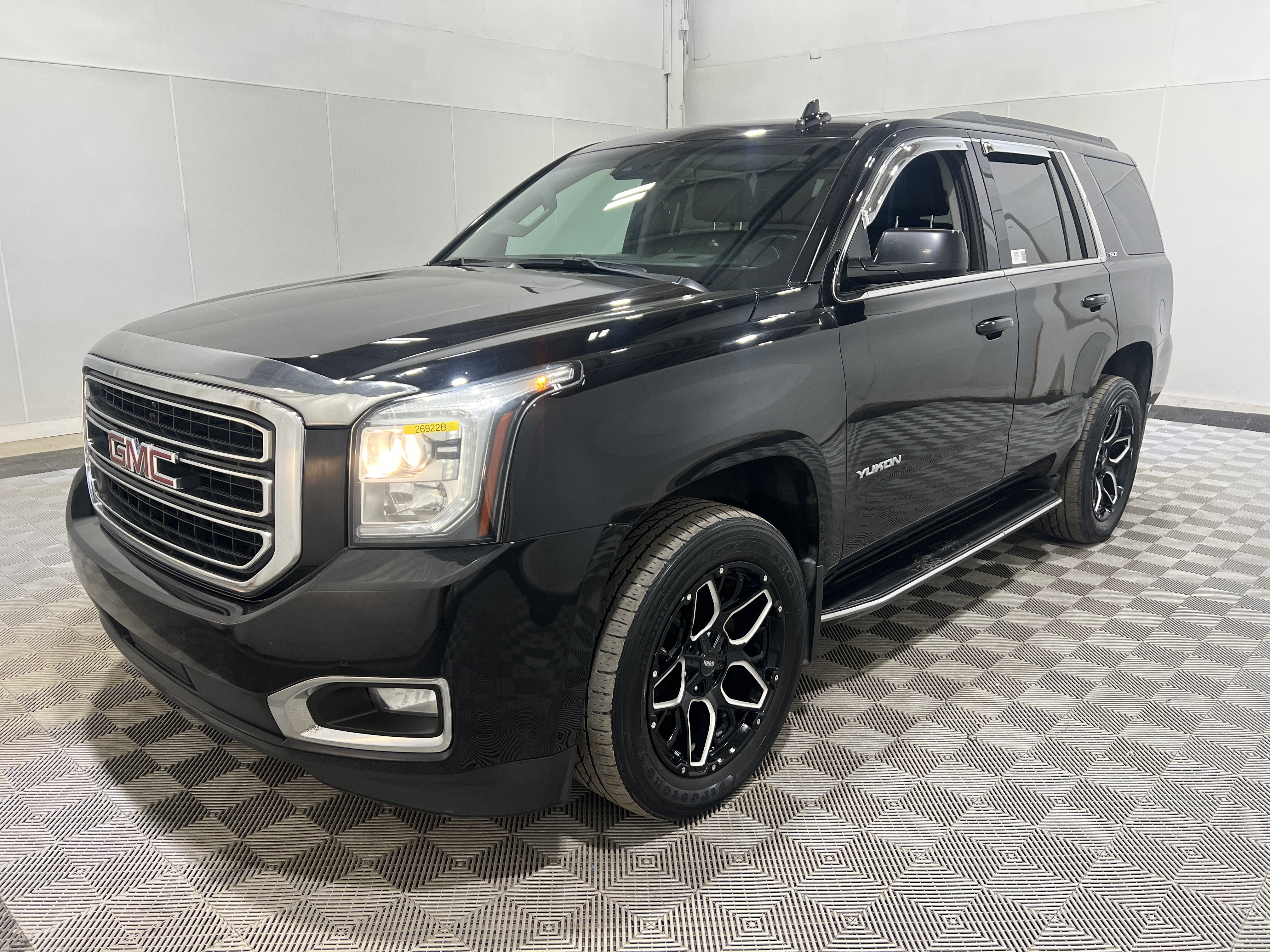 Used 2018 GMC Yukon SLT w/ HD Trailering Package AWD/4WD image 1