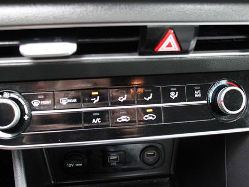 Used 2022 Hyundai Sonata SE w/ Preferred Accessory Package image 26