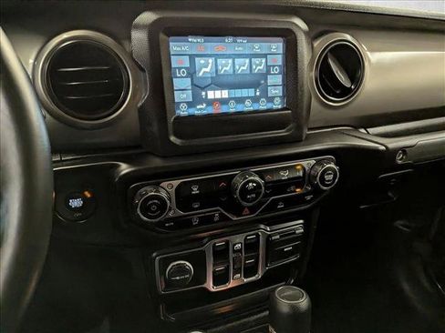 Used 2021 Jeep Gladiator Sport AWD/4WD image 15