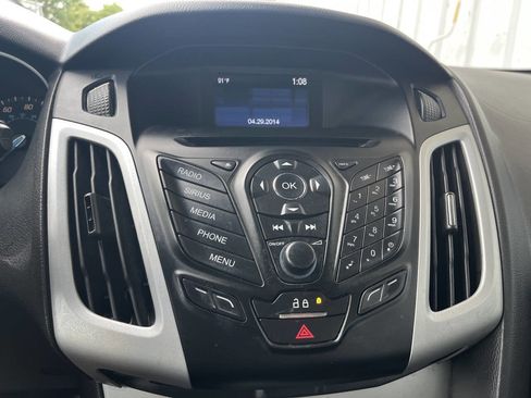 Used 2014 Ford Focus SE w/ SE Sport Package image 22