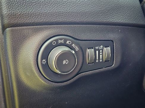 Used 2018 Jeep Compass Latitude w/ Popular Equipment Group AWD/4WD image 13