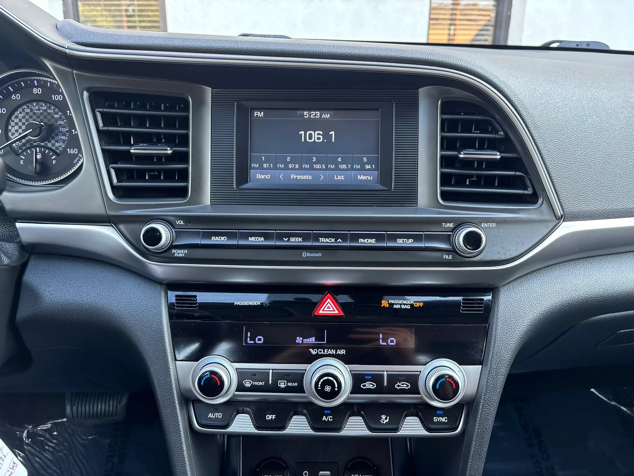 Used 2020 Hyundai Elantra SE w/ Cargo Package (C1) FWD image 25