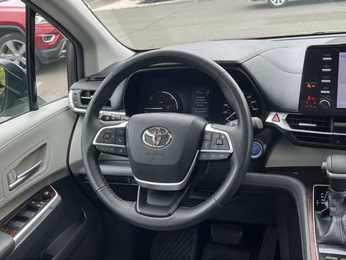 Certified 2021 Toyota Sienna XLE AWD/4WD image 20