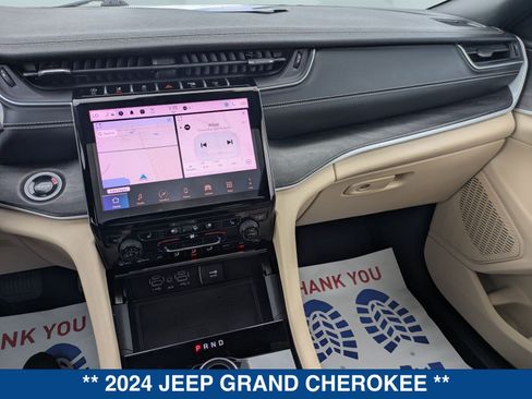Used 2024 Jeep Grand Cherokee Limited w/ Luxury Tech Group II RWD image 31