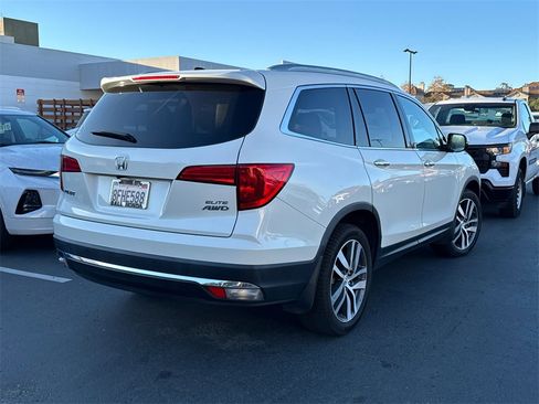 Used 2018 Honda Pilot Elite image 4