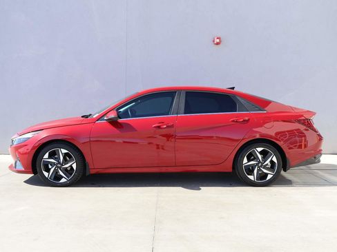 Used 2023 Hyundai Elantra Limited FWD image 2