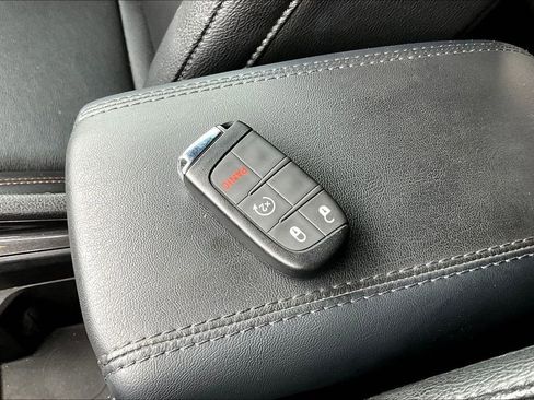 Used 2024 Jeep Compass Latitude AWD/4WD image 34