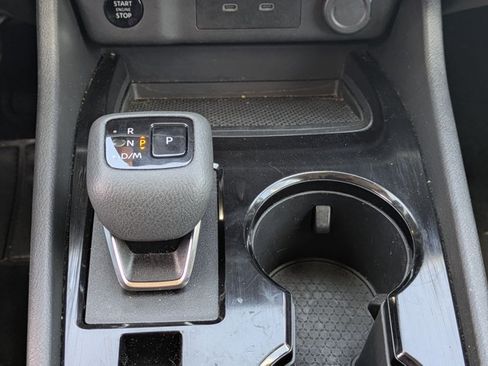 Used 2024 Nissan Rogue SV AWD/4WD image 12