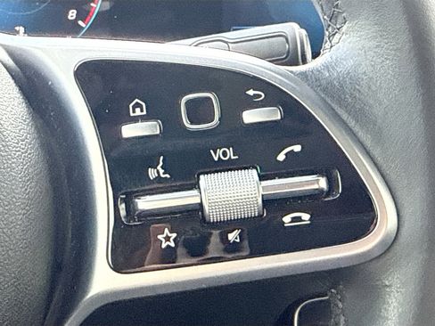 Used 2022 Mercedes-Benz GLB 250 image 36