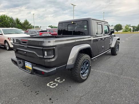 Used 2023 Jeep Gladiator Sport AWD/4WD image 16