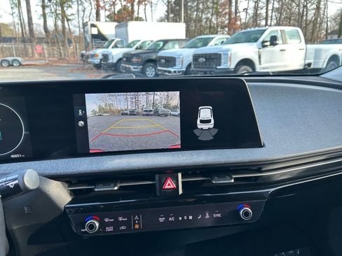 Used 2022 Kia EV6 Light image 17