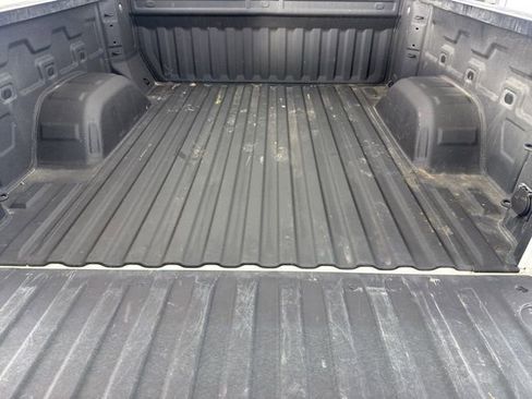 Used 2025 Chevrolet Silverado 1500 Custom image 18