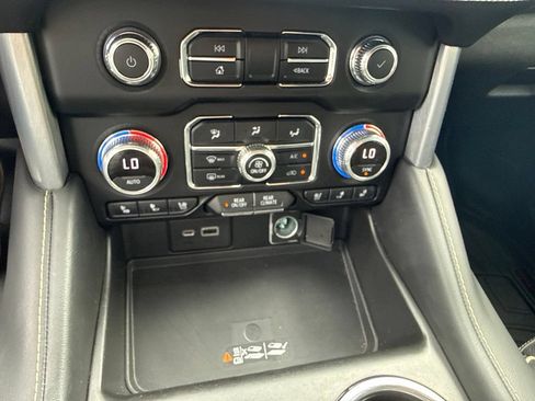Used 2022 GMC Yukon SLT w/ SLT Luxury Package AWD/4WD image 15