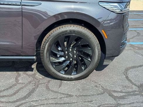 Used 2026 Lincoln Navigator L Reserve w/ Jet Appearance Package AWD/4WD image 9