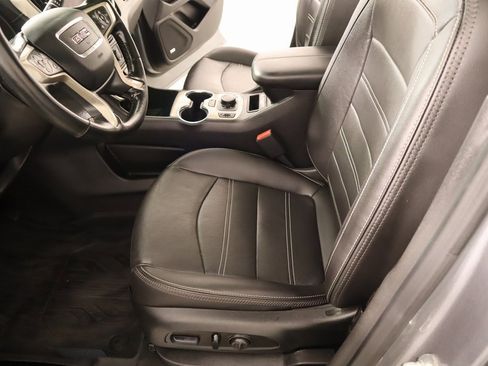 Used 2023 GMC Terrain Denali image 12