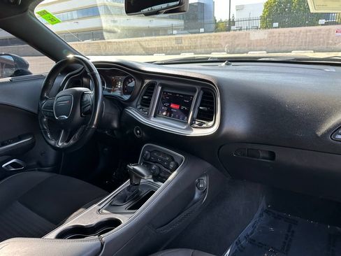 Used 2019 Dodge Challenger R/T w/ Driver Convenience Group RWD image 14
