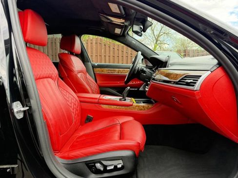 Used 2018 BMW 750i xDrive image 30