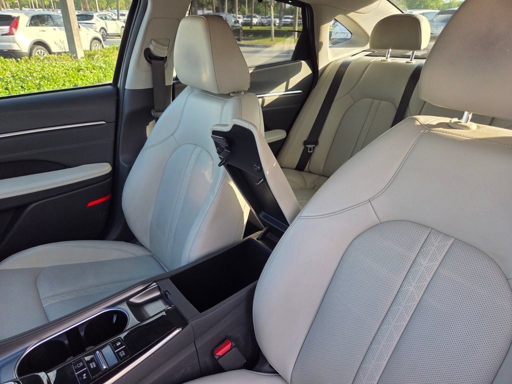 Used 2022 Hyundai Sonata Limited FWD image 21