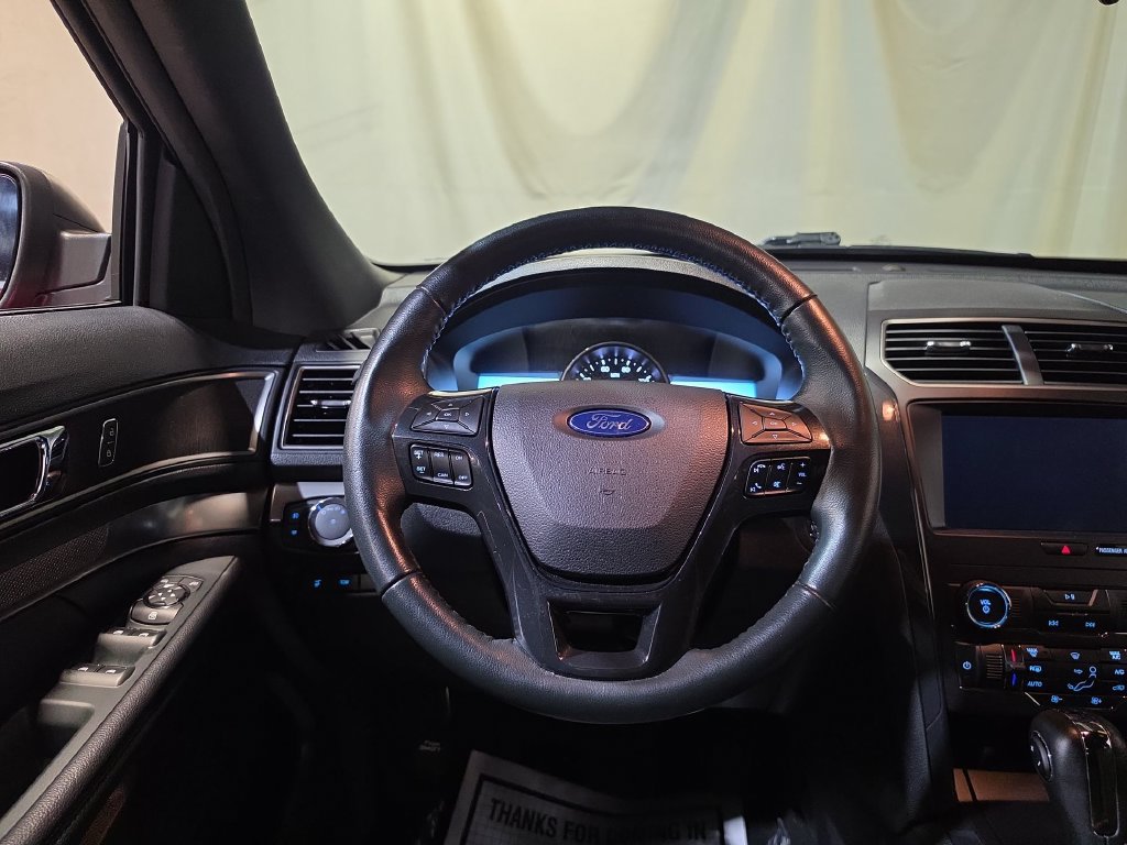 Used 2019 Ford Explorer XLT w/ Equipment Group 201A AWD/4WD image 11