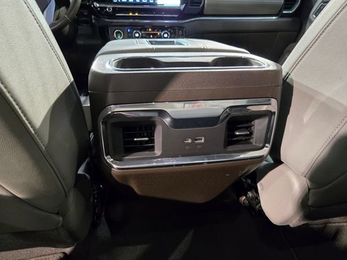 Used 2022 GMC Sierra 1500 SLT w/ SLT Convenience Package AWD/4WD image 36